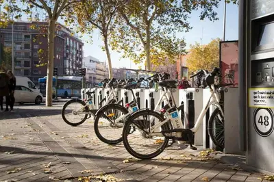 Montar en bicicleta en Cómodo y agradable estudio en Madrid centro A2 o alrededores