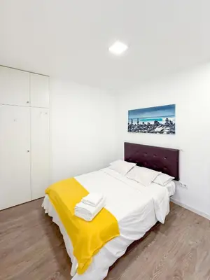 Cama o camas de una habitación en Cómodo y agradable estudio en Madrid centro A3