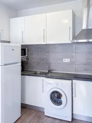 Una cocina o zona de cocina en Cómodo y agradable estudio en Madrid centro A3