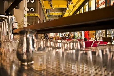 Bebidas en Bastardo Hostel