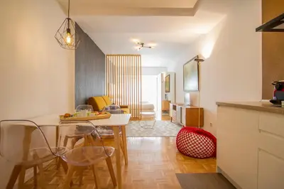 Zona de estar de Puerta de Atocha - Acogedor estudio para 4 con piscina