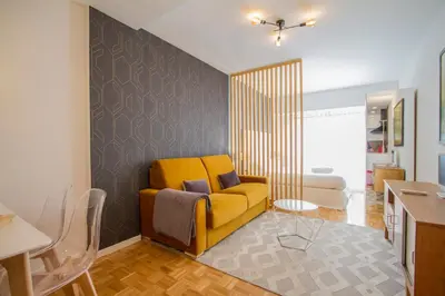 Zona de estar de Puerta de Atocha - Acogedor estudio para 4 con piscina