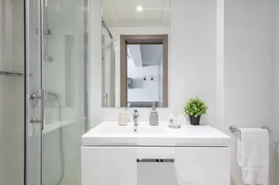 Un baño de Residencia Universitaria Resa Claudio Coello