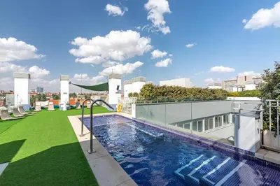 Piscina en o cerca de Residencia Universitaria Resa Claudio Coello