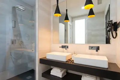 Un baño de Condo San Bernardino by Kivoya