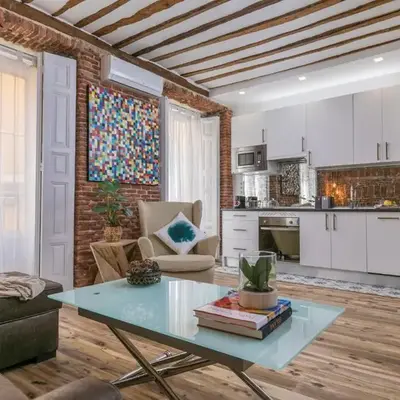 Bonito apartamento en típica corrala en el centro de Madrid