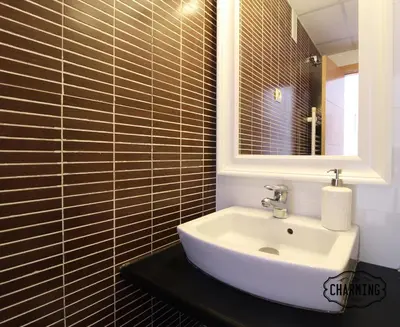 Un baño de Huertas Estudio - En el Centro de Madrid, Luminoso