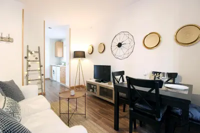 Una televisión o centro de entretenimiento en Huertas Estudio - En el Centro de Madrid, Luminoso