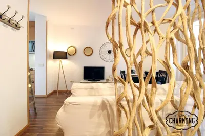 Una televisión o centro de entretenimiento en Huertas Estudio - En el Centro de Madrid, Luminoso