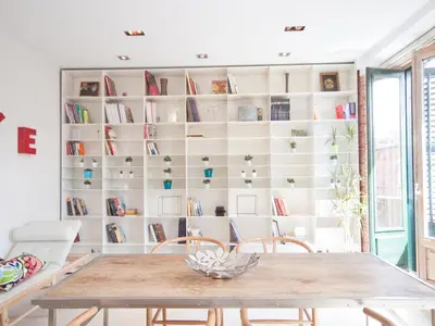 Biblioteca en el apartamento
