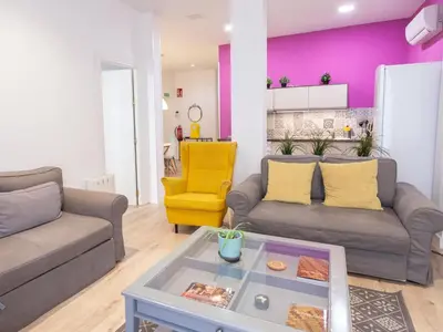 Zona de estar de Enorme y acogedor piso en la puerta del sol