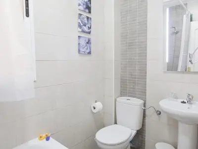 Un baño de Enorme y acogedor piso en la puerta del sol
