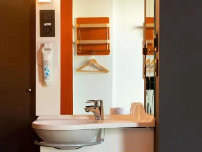 Un baño de Ibis Budget Madrid Centro Lavapies