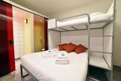 Cama o camas de una habitación en Cats Hostel Madrid Sol