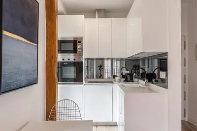 Una cocina o zona de cocina en Waou Chueca I - Alquiler Corta Duración