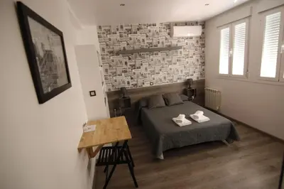 Zona de estar de Hostal MH Fuencarral
