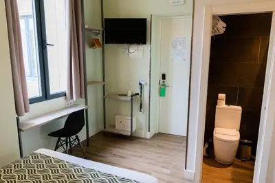 Un baño de Hostal Charlotte-Gran Vía