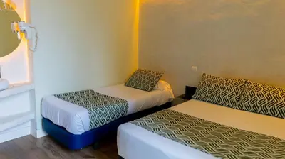 Cama o camas de una habitación en Hostal Charlotte-Gran Vía
