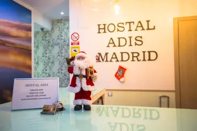 Certificado, premio, señal o documento que está expuesto en Hostal Adis