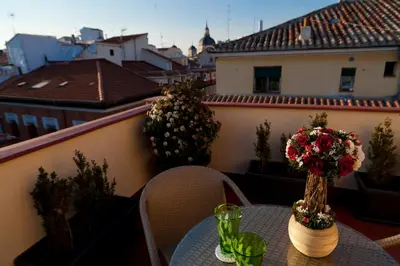 Un balcón o terraza de THC Tirso Molina Hostel