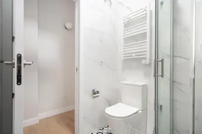 Un baño de Room Canalejas