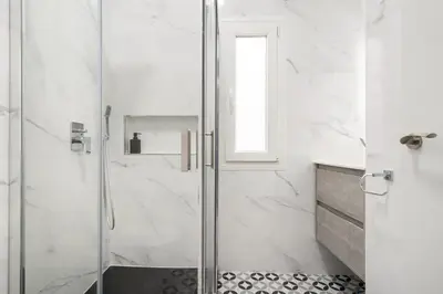 Un baño de Room Canalejas