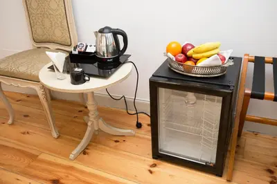 Utensilios para hacer té y café en Hostal Central Palace Madrid