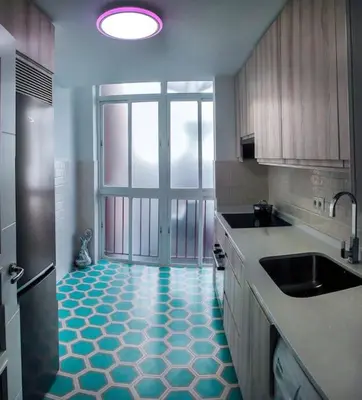 Una cocina o zona de cocina en Luminous, central, new and chic.