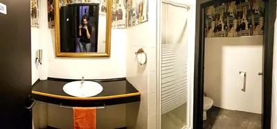 Un baño de Hostels Meetingpoint