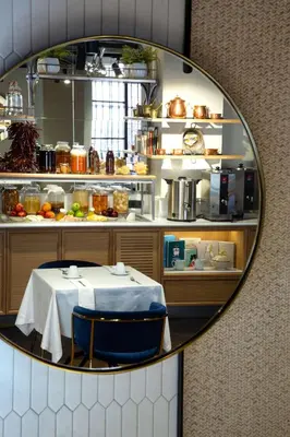 Comida en o cerca de este hotel
