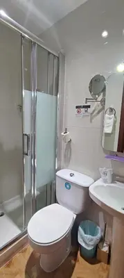 Un baño de Hostal Aliste