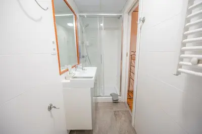 Un baño de Apartamentos Huertas