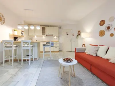 Una cocina o zona de cocina en DFLAT Escultor Madrid Apartments