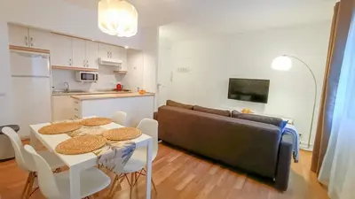 Una cocina o zona de cocina en DFLAT Escultor Madrid Apartments