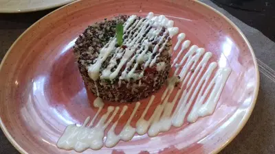 Comida en o cerca de este hotel