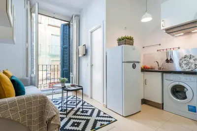 Una cocina o zona de cocina en Apartamento con Estilo en Madrid de los Austrias -Tradición Renovada