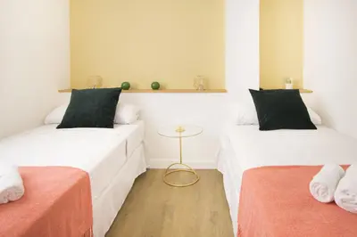 Cama o camas de una habitación en Unique stylish - 2bd2bth - salamanca