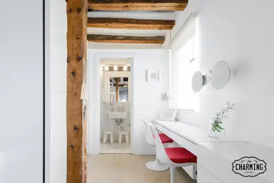 Un baño de Reina Sofía - Buhardilas con encanto, AC