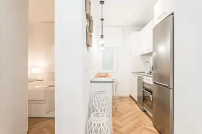 Una cocina o zona de cocina en Waou Chamberi III - Alquiler Corta Duración