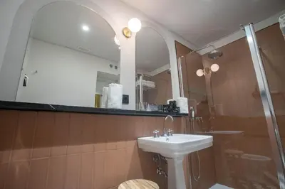 Un baño de Soho Boutique Congreso