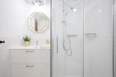 Un baño de Moderno y reformado apartamento al lado del Museo