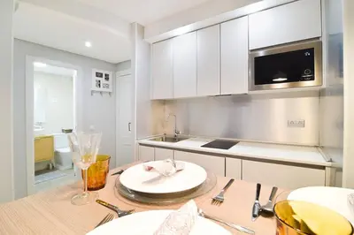 Una cocina o zona de cocina en Apartment in Cava Baja Centre Madrid by Batuecas