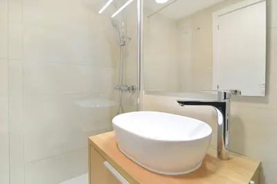 Un baño de Apartment in Cava Baja Centre Madrid by Batuecas