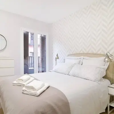 Apartment in Cava Baja Centre Madrid by Batuecas
