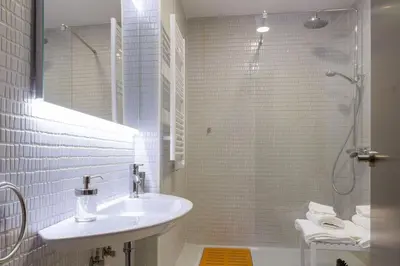 Un baño de Beautiful 2 bedroom apartment Tirso de Molina By Batuecas