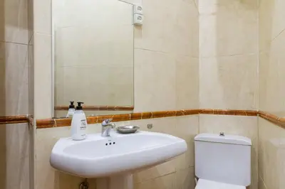 Un baño de Cozy Apartment in Plaza Mayor Square by Batuecas