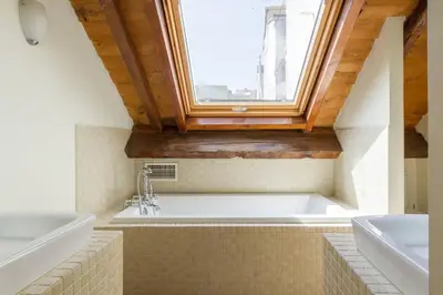 Un baño de Rustic 5 Bedroom Atic, La Latina (Centre Madrid)