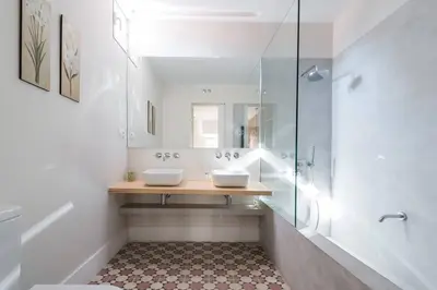 Un baño de Impressive Apartment in Madrid Center by Batuecas
