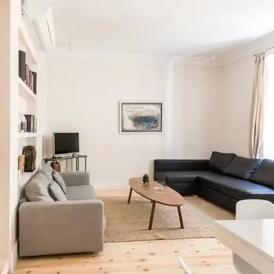Impressive Apartment in Madrid Center by Batuecas