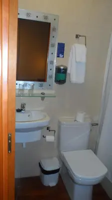 Un baño de Hostal La Nava